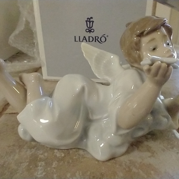 Retired Lladro Angel Laying